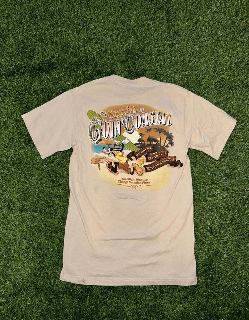 Disney Goofy Goin' Coastal California Graphic T-Shirt Medium